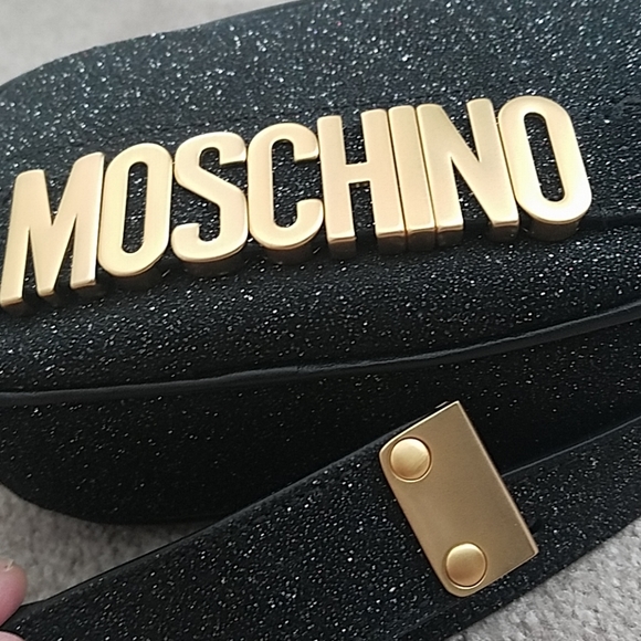 Authentic Moschino belt bag - Picture 8 of 8